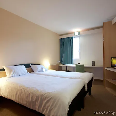 Ibis Hotel 3*