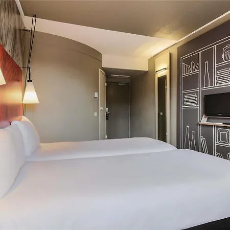 Ibis ホテル 3*
