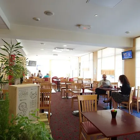 酒店 宜必思阿尔比酒店 3*